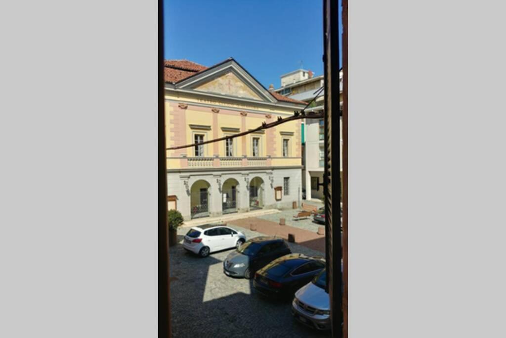 Dolce Eporedia Intero Alloggio Nel Centro Storico Ivrée Extérieur photo